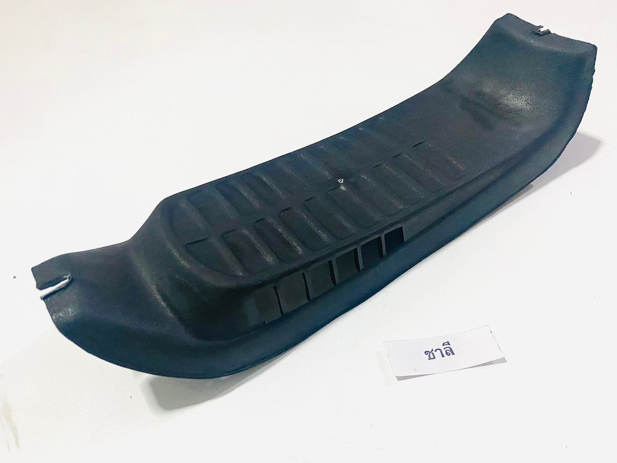 คอนโซนกลางชาลี ทรงต่ำ สีดำ/สีขาว