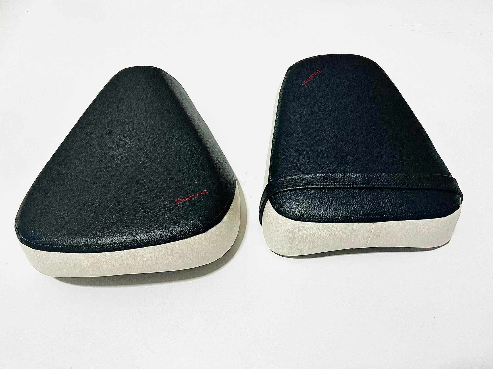 เบาะดรีมซูปเปอร์คลับ 2018 หน้า+หลัง 2 ท่อน รุ่นไฟกลม สีดำขาว นบ.