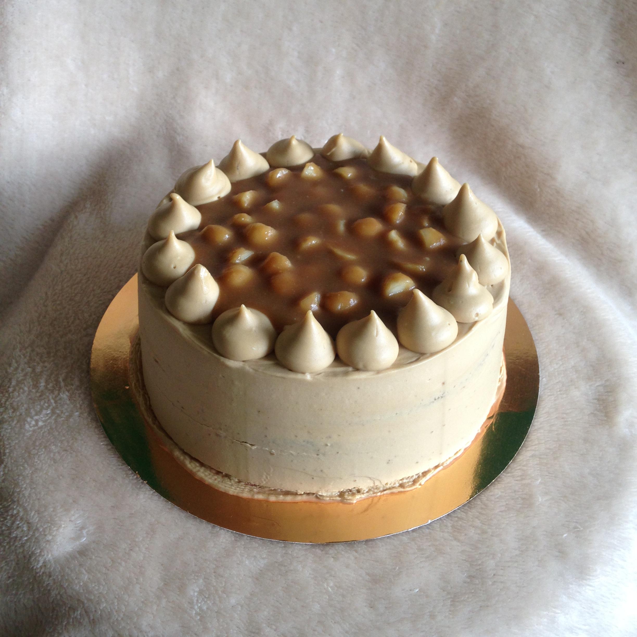 เค้กกาแฟคาราเมลมคคาเดเมีย (3 ปอนด์) / Coffee Caramel Maccadamia Cake (3 Pound / 8" x 8")