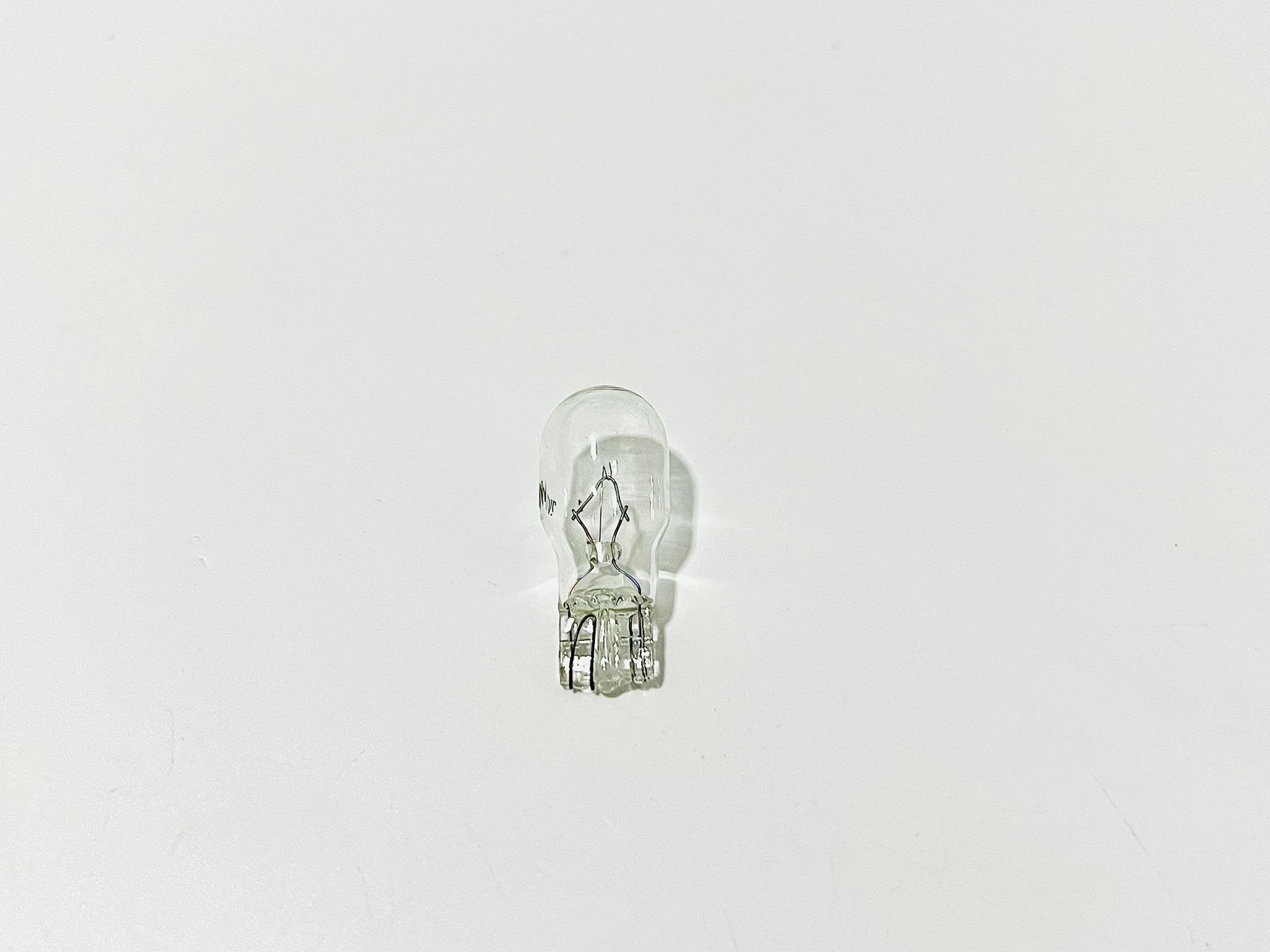 หลอดไฟเลี้ยวโนวาs NOVA สีส้ม ใสT13 12V10W 1 ชุด 4 ดวง