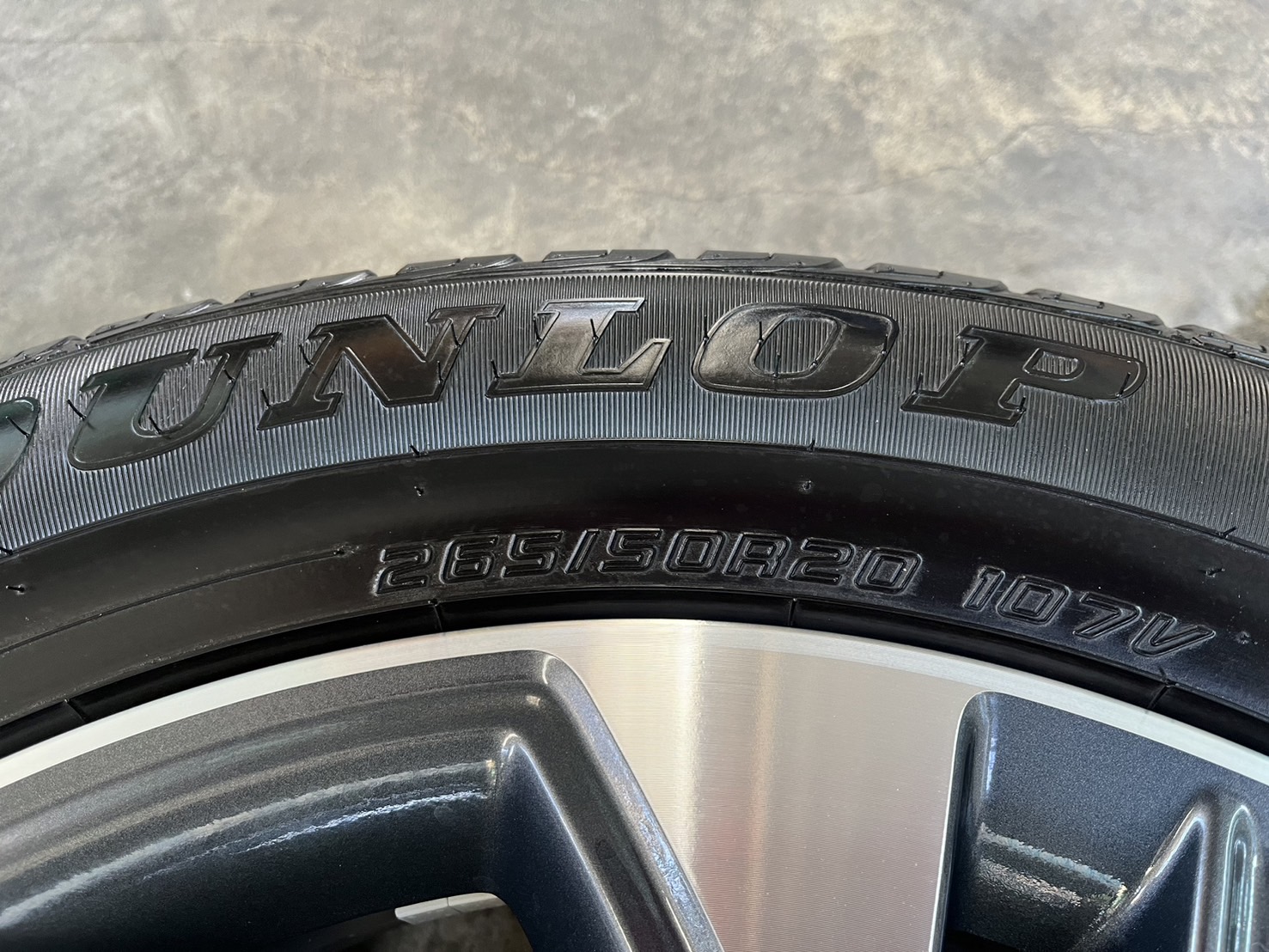 ♨️ปี 24♨️✨ล้อแม็กพร้อมยางป้ายแดง✨Toyota Fortuner Legender รุ่นใหม่ ขอบ 20💖สวยกริ๊บ💖