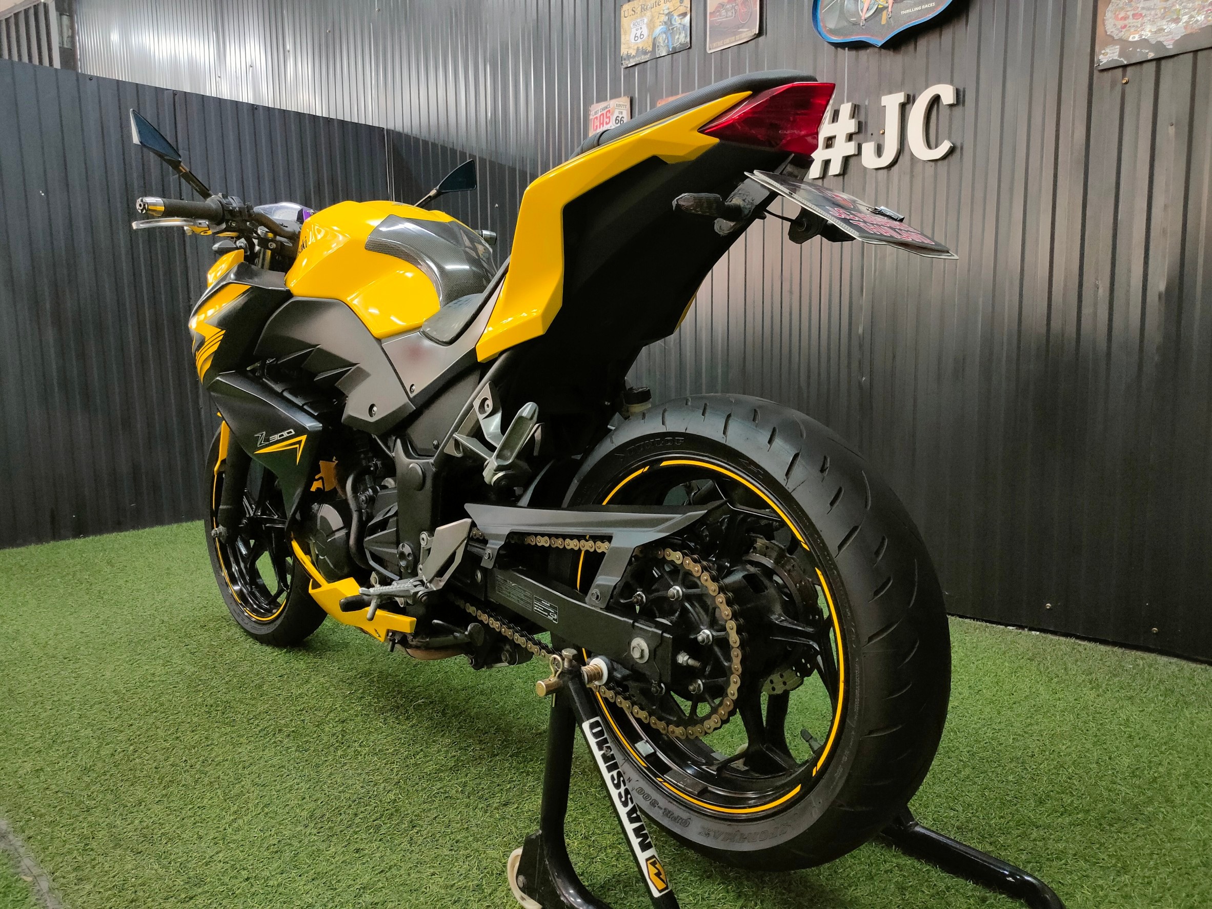 จี๊ดเลย‼️ สีนี้ 🤗 KAWASAKI Z300 จดกลางปี 2015 ใครหัดขับ มาจัดไปเลยจ้า 🤘