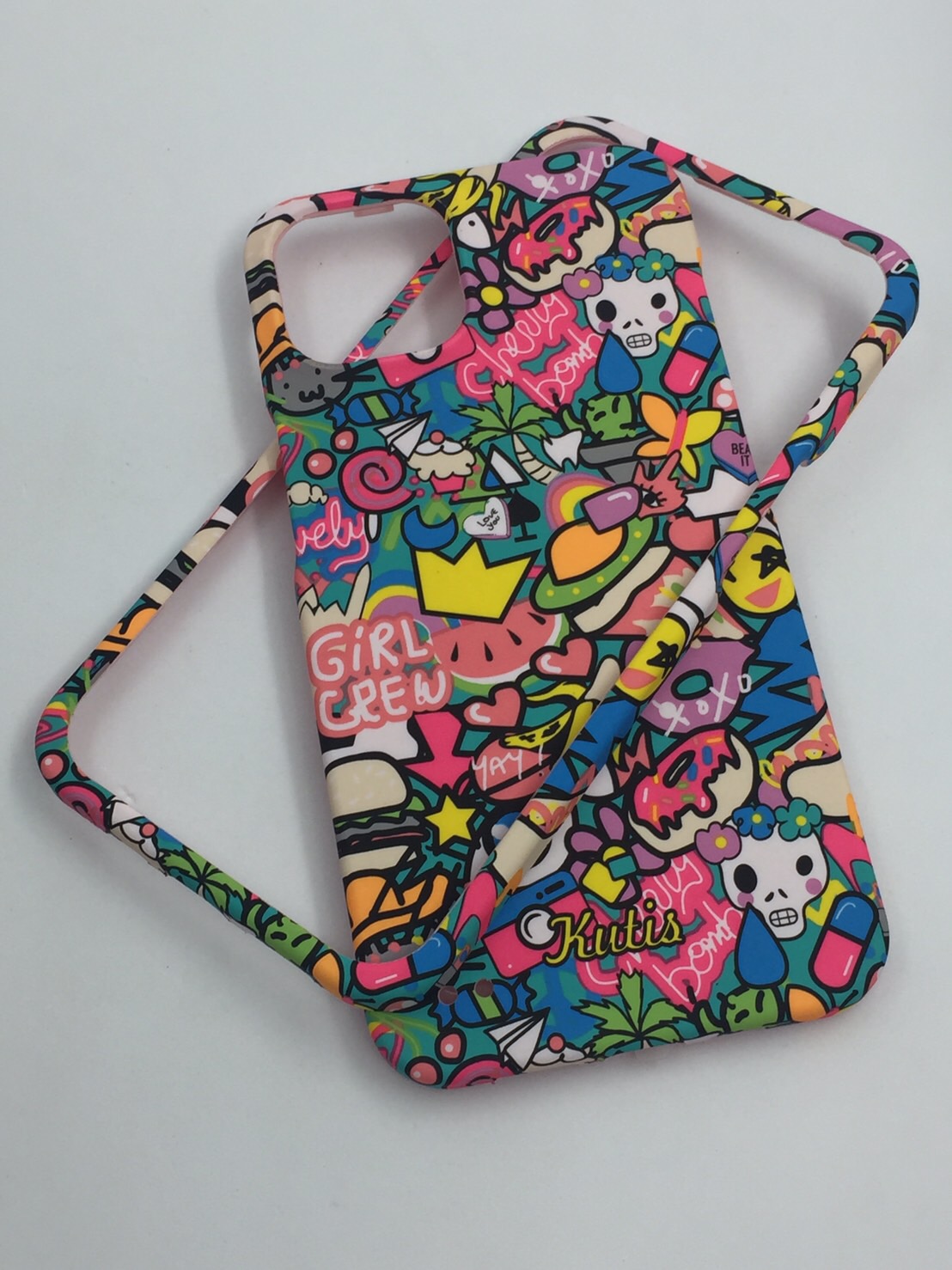 เคสคูทิส(Kutis)เคสไอโฟน13G(ลายStreet)มาใหม่ เคสประกบหน้า-หลัง เคสเรืองแสง เคสลายวินเทจ ร้านSuperhero Klongthom