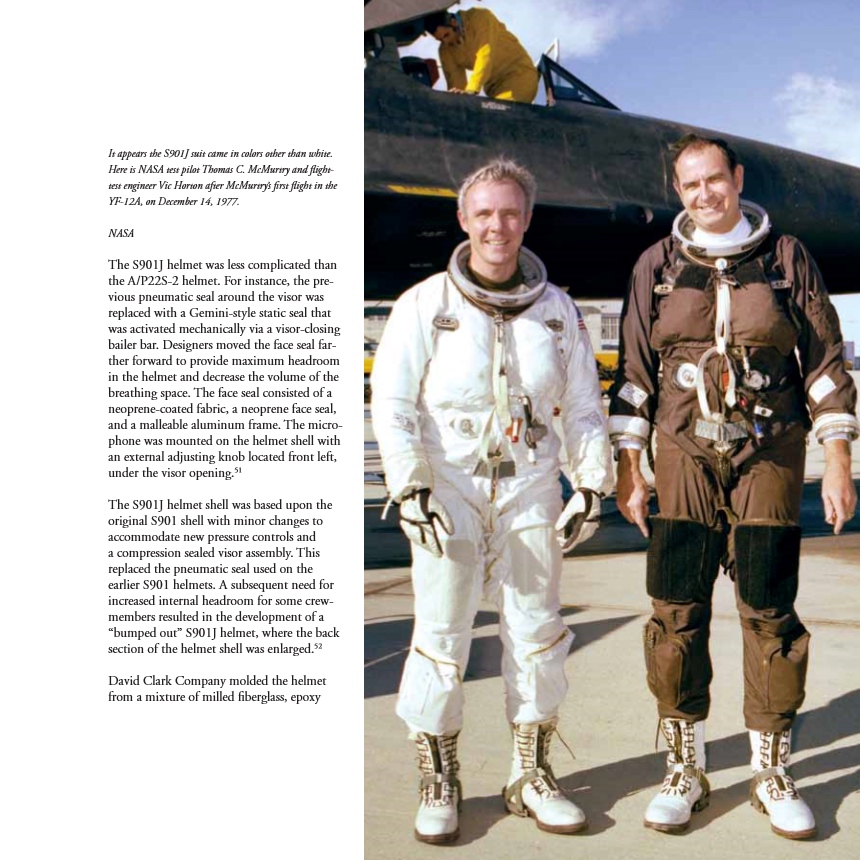 DAMTOYS No.78032 SR-71 ”BLACK BIRD” TEST PILOT