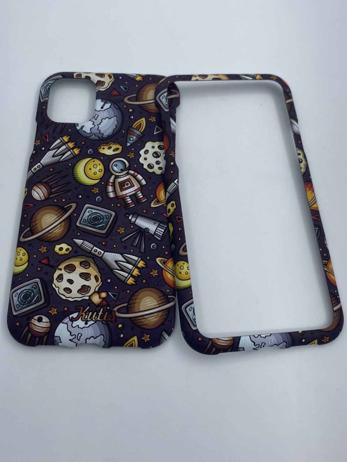 เคสคูทิส(Kutis)เคสไอโฟน11G(ลายรวมดาวอวกาศ)มาใหม่ เคสประกบหน้า-หลัง เคสเรืองแสง เคสลายวินเทจ ร้านSuperhero Klongthom