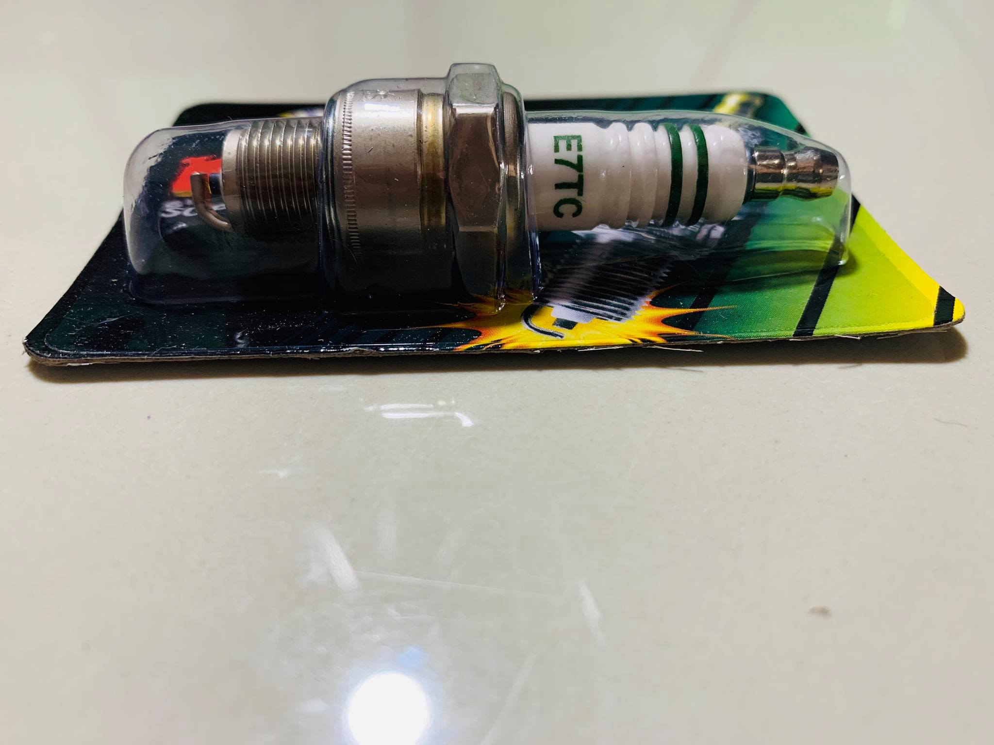 หัวเทียน suzuki rc100 เกลียวสั้น ราคาส่ง