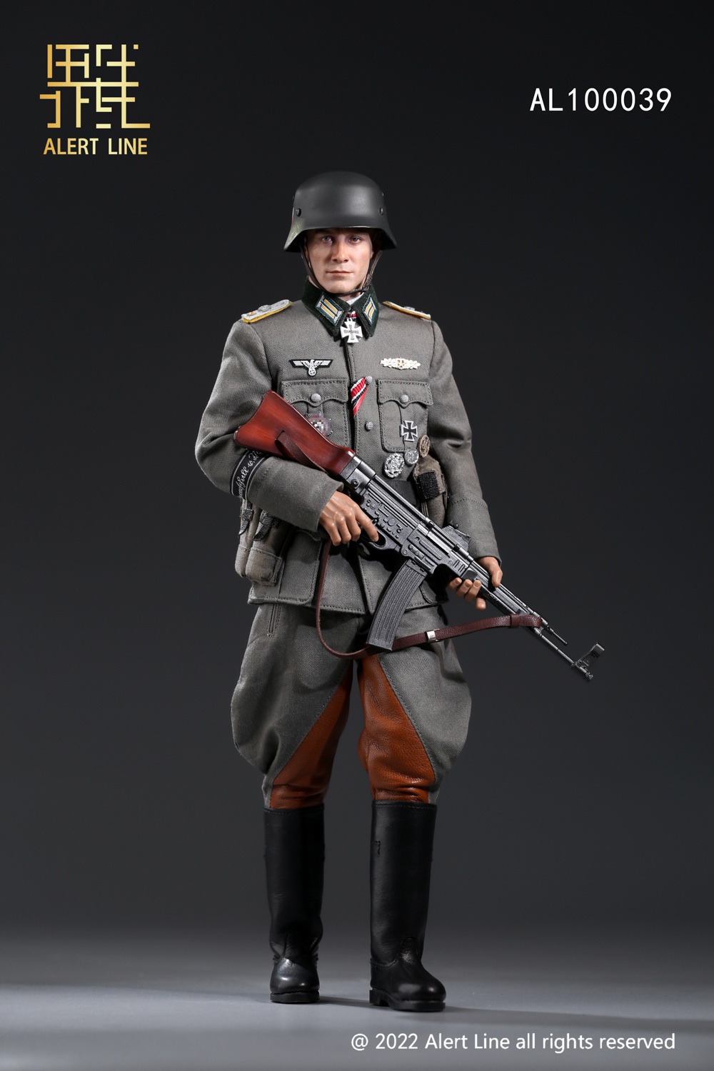 Alert Line AL100039 1/6 WWII German Cavalry Officer