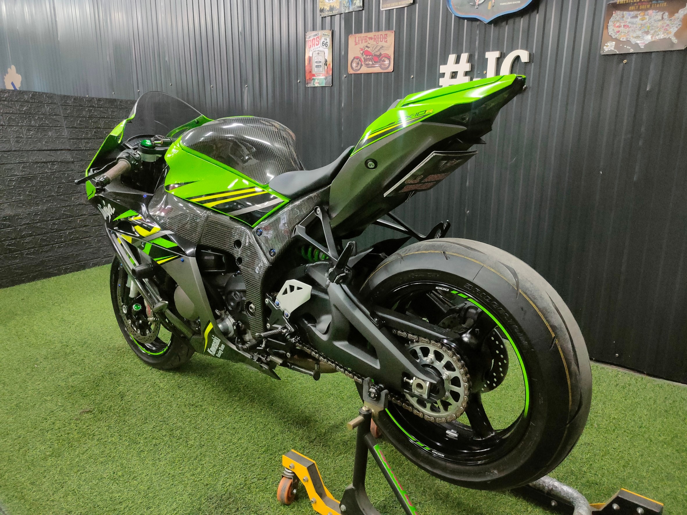 🔥 Rare มากๆคันนี้‼️ #ZX10R กับเลขไมล์ 1,275 กิโลแท้ ของแต่งรอบคัน 😱 รถปี18 สภาพแฝดป้ายแดง‼️