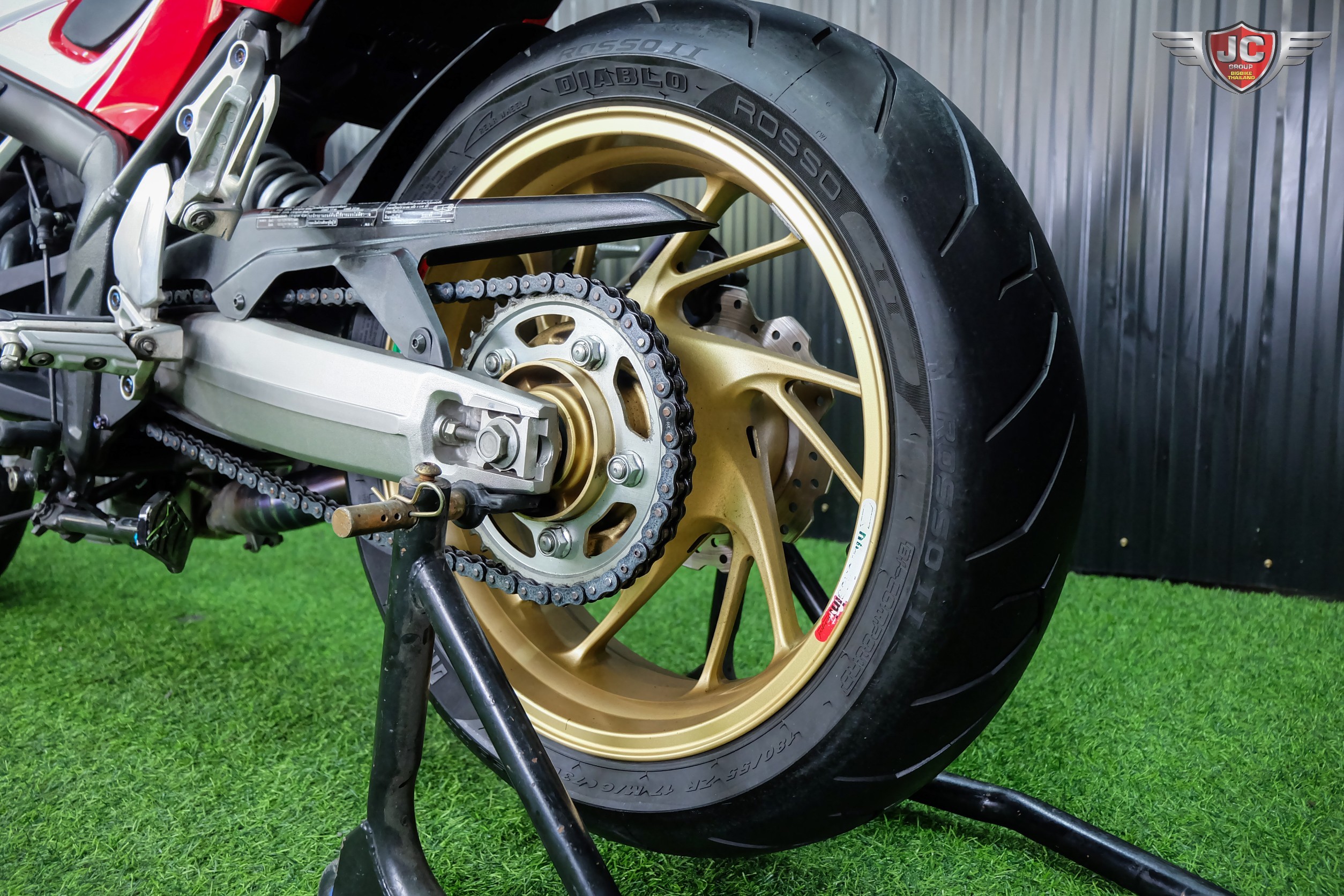 คนไทย...เอา"ไตร"ไปเลย‼️ CB650F Tri-colour ปลายปี 2015 ขี่นิ่มพร้อมใช้ยางใหม่....หาอยู่ต้องจัด 🤗