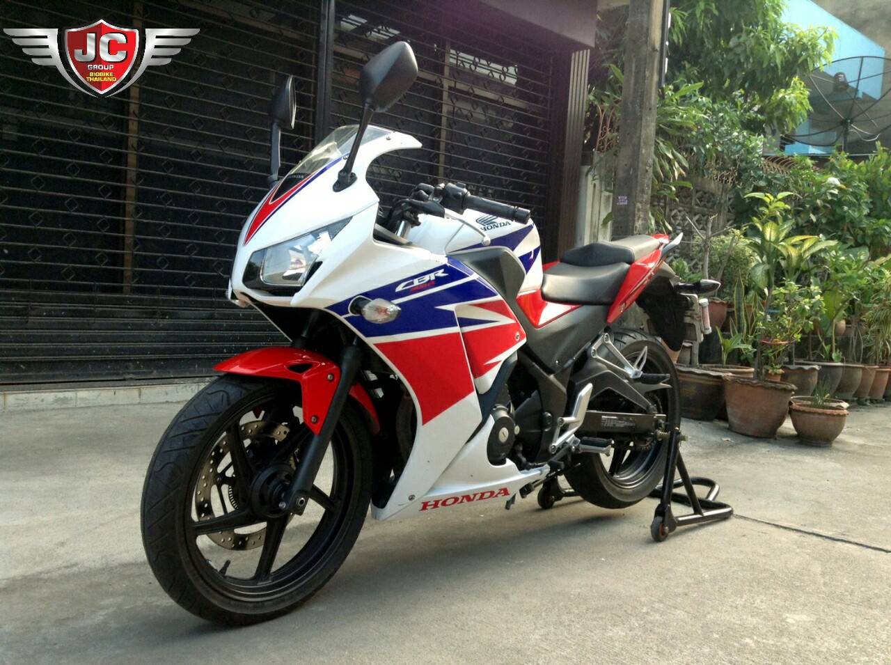 CBR300abs รถบ้านมือเดียว เครื่องเดิม ใช้งานน้อย สี TRI-COLOUR