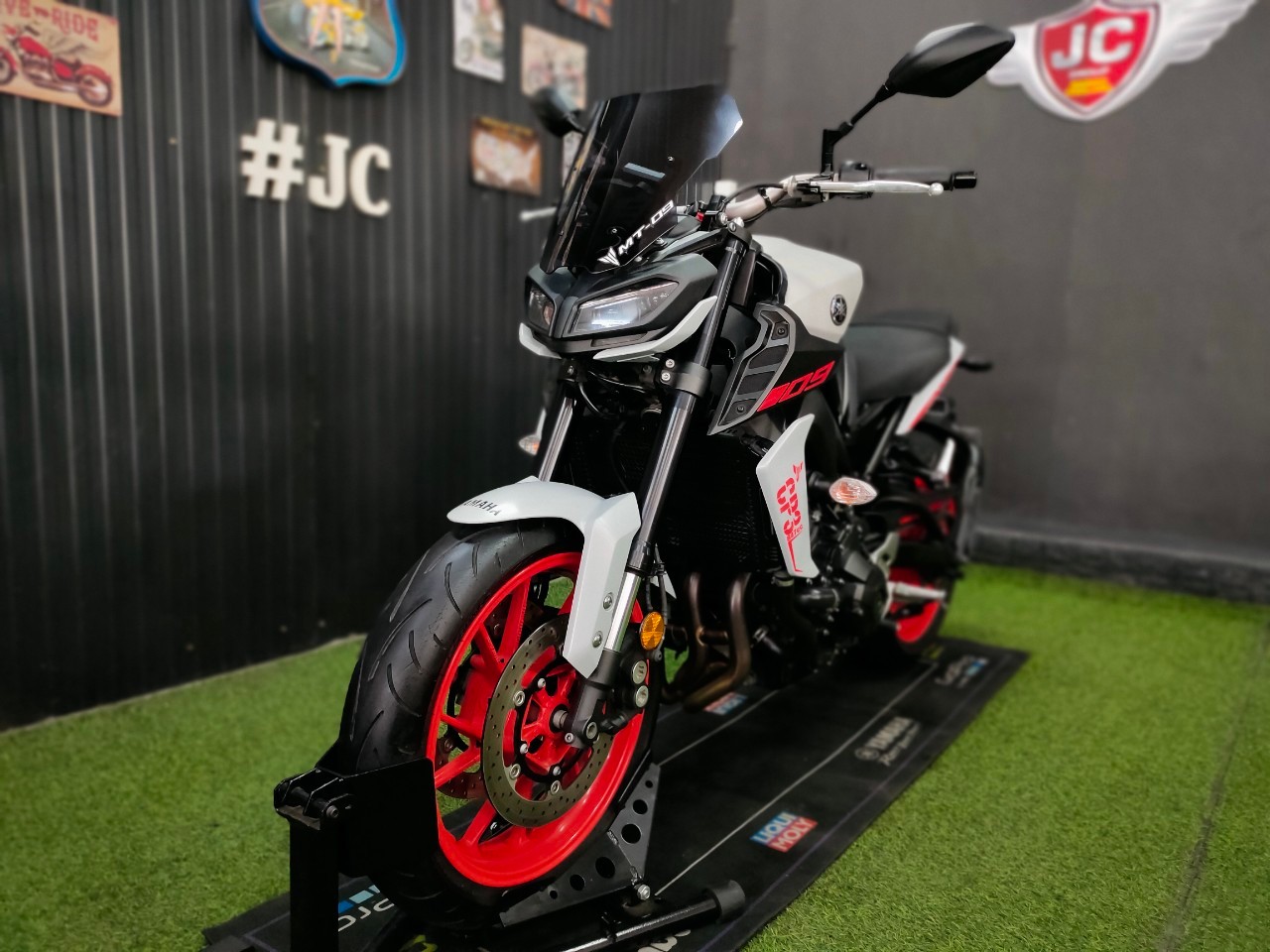 💥 ของดีมีแบ่งกันชม 😎 YAMAHA MT09 'เอเลี่ยน' รถกลางปี 2019 โคตรสวย โคตรใส ท่อฟูลแท้ๆ 💥