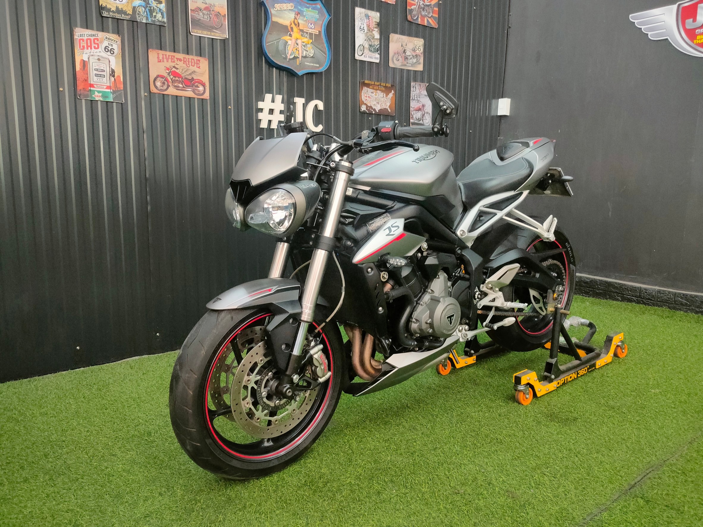 🏍💨 ที่สุดใน Naked คลาส 800 จากแดนผู้ดี 🤗 🇬🇧 Triumph 🇬🇧 Street Triple 765 RS รถออกปี 2019