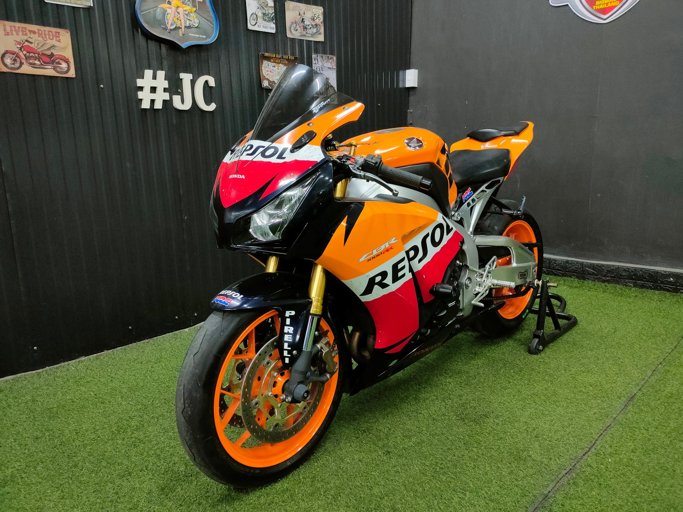 🏁Rare item‼️ เข้าใหม่ #CBR1000RR 🏁 Repsol model 2014 🔥 ของแต่งเต็มลำสีแท้ทั้งคัน....ราคาเร้าใจ 2xx,xxx🔥
