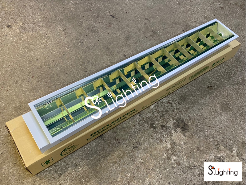 โคมตะแกรงอลูมิเนียมฝังฝ้า 2in1 1x36w