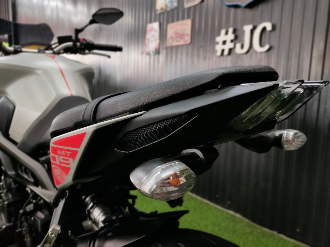 💥 ของดีมีแบ่งกันชม 😎 YAMAHA MT09 'เอเลี่ยน' รถกลางปี 2019 โคตรสวย โคตรใส ท่อฟูลแท้ๆ 💥