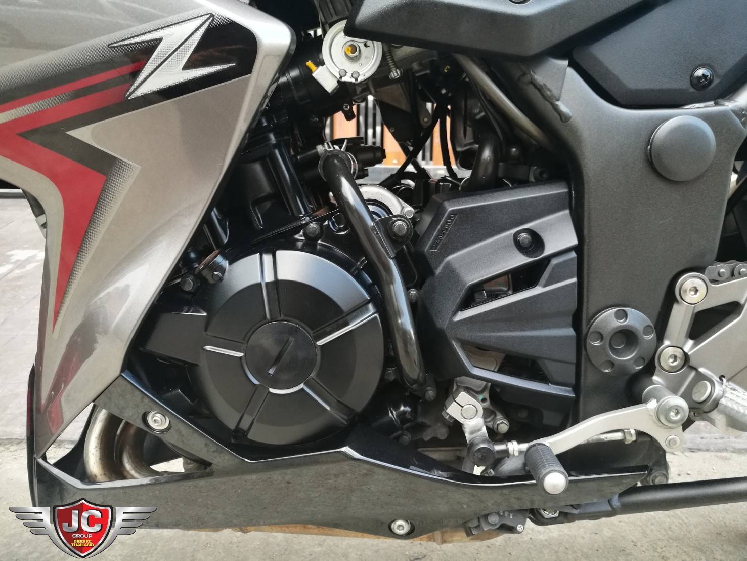 (นางฟ้าชัดๆ) สวยจัด เครื่องฟิตเปรี๊ยะ Z300abs ใช้งานน้อยไมล์แท้ 8พันโล