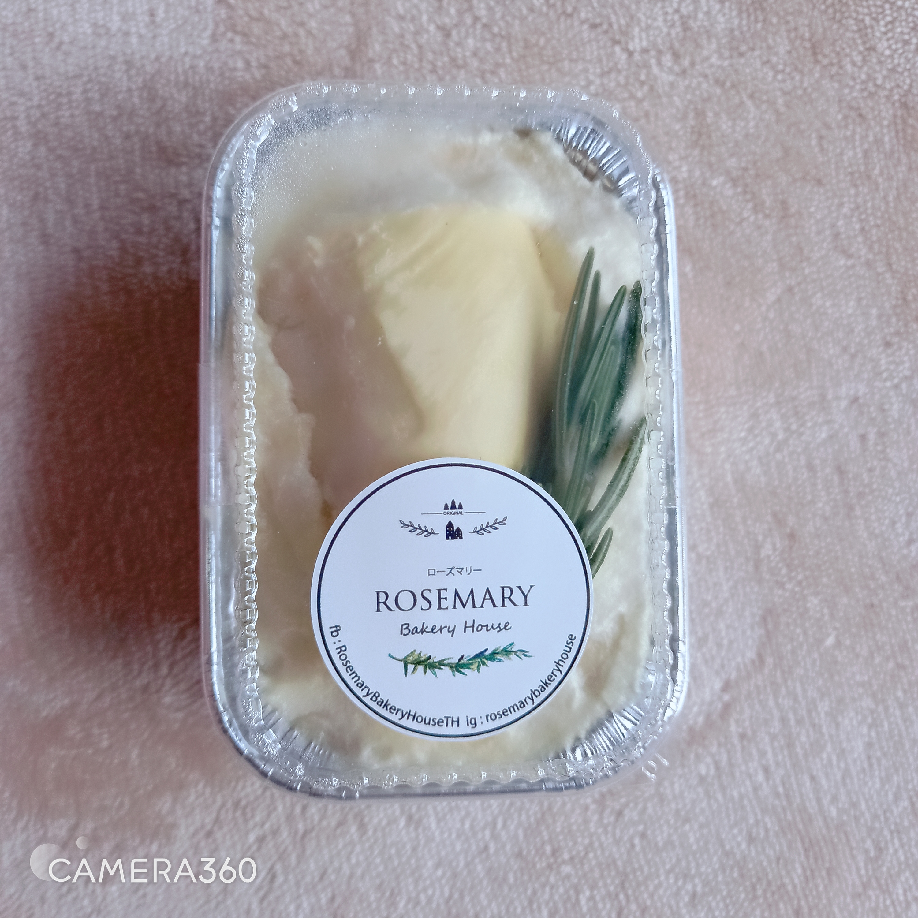 เค้กทุเรียนครีมสด (ราคาต่อชิ้น) Durian Fresh Milk Cake 2-3 ชั้น