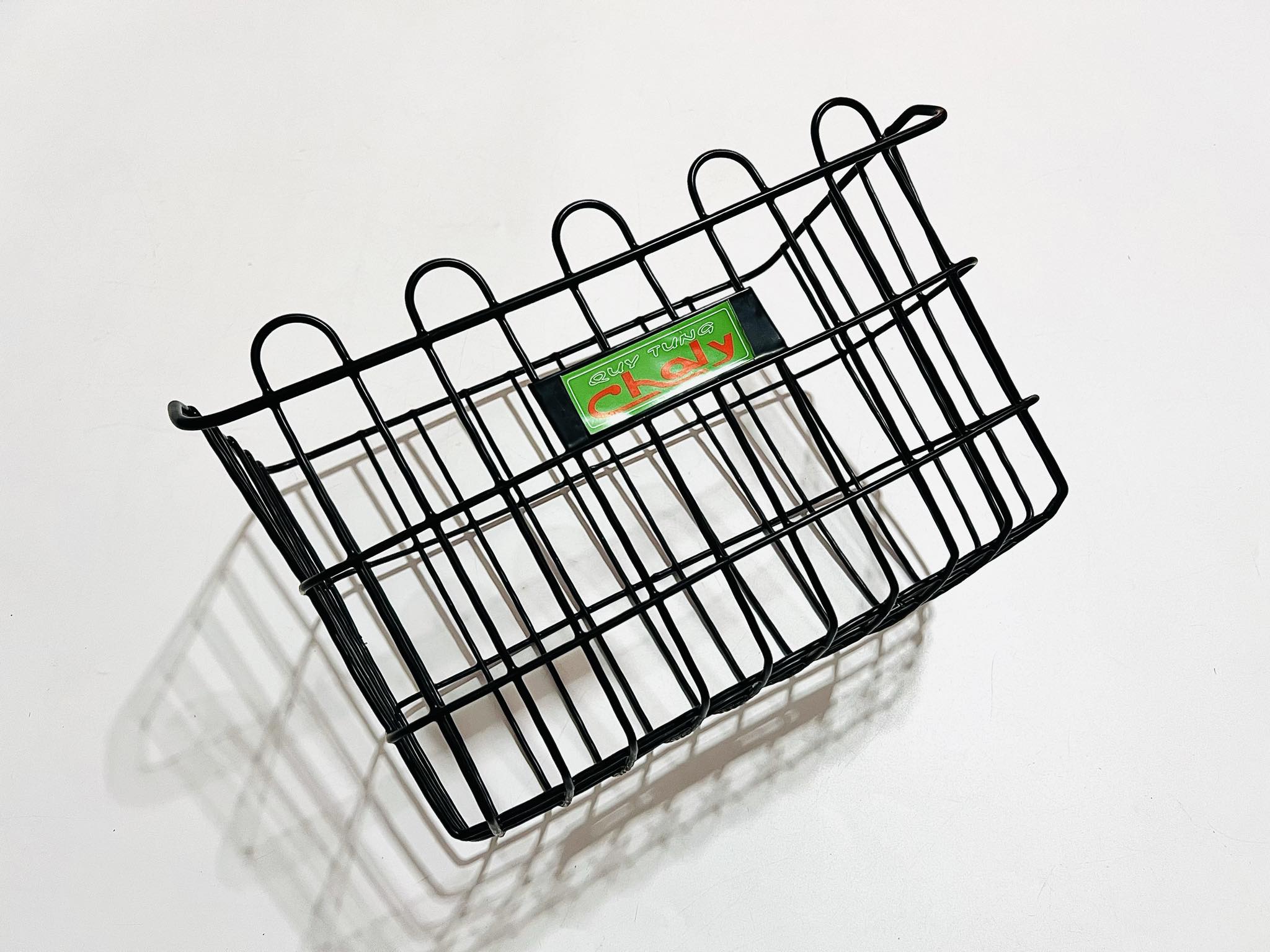 ตะกร้าหน้าชาลี แบบสกรีน สีดำ สีขาว A15