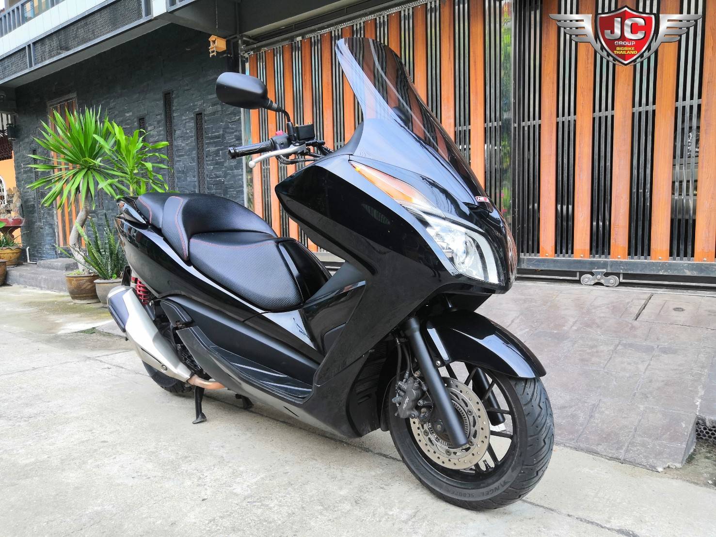 FORZA300 /2015 รถบ้านแท้สภาพพร้อมใช้เครื่องดี สีเดิม ศูนย์ตรง ประวัติดีไม่ล้มไม่ชน