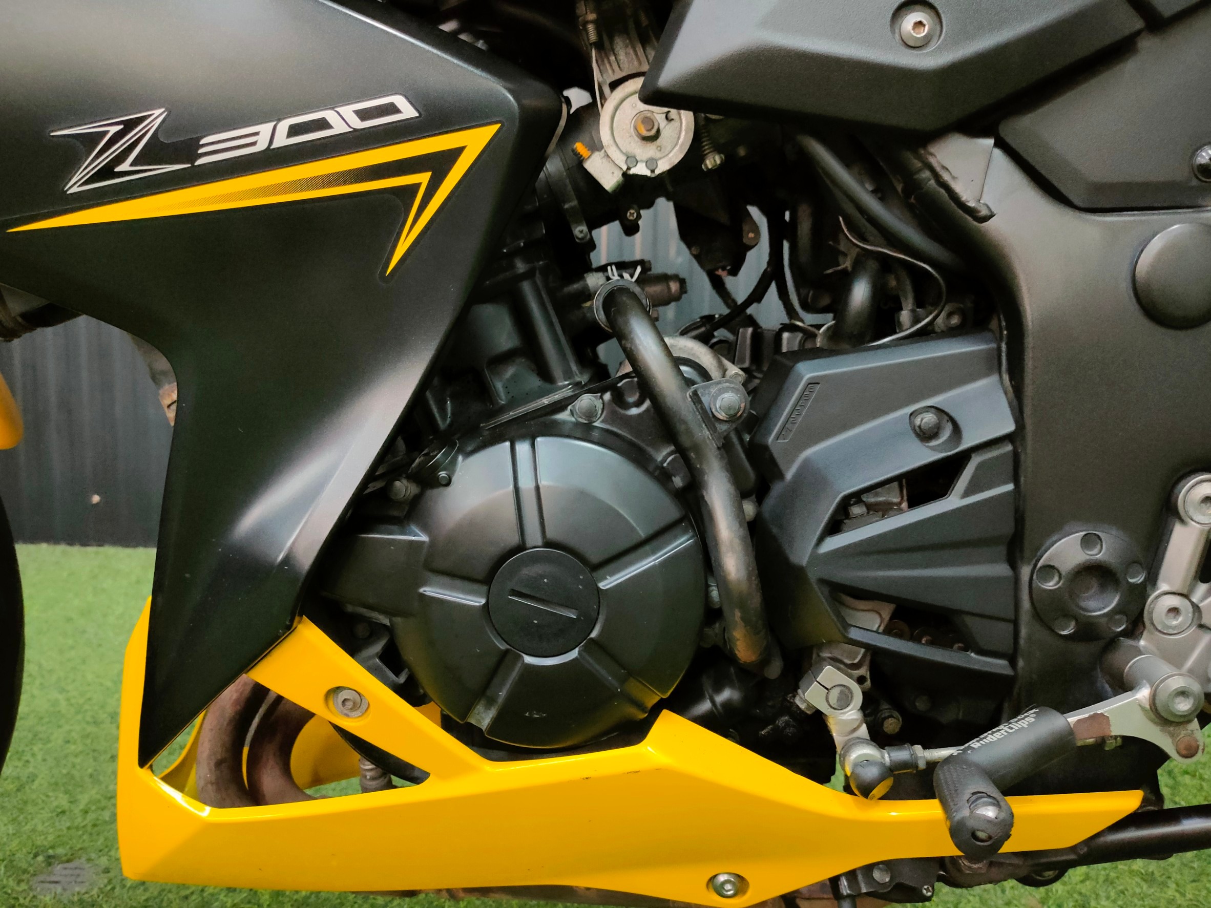 จี๊ดเลย‼️ สีนี้ 🤗 KAWASAKI Z300 จดกลางปี 2015 ใครหัดขับ มาจัดไปเลยจ้า 🤘