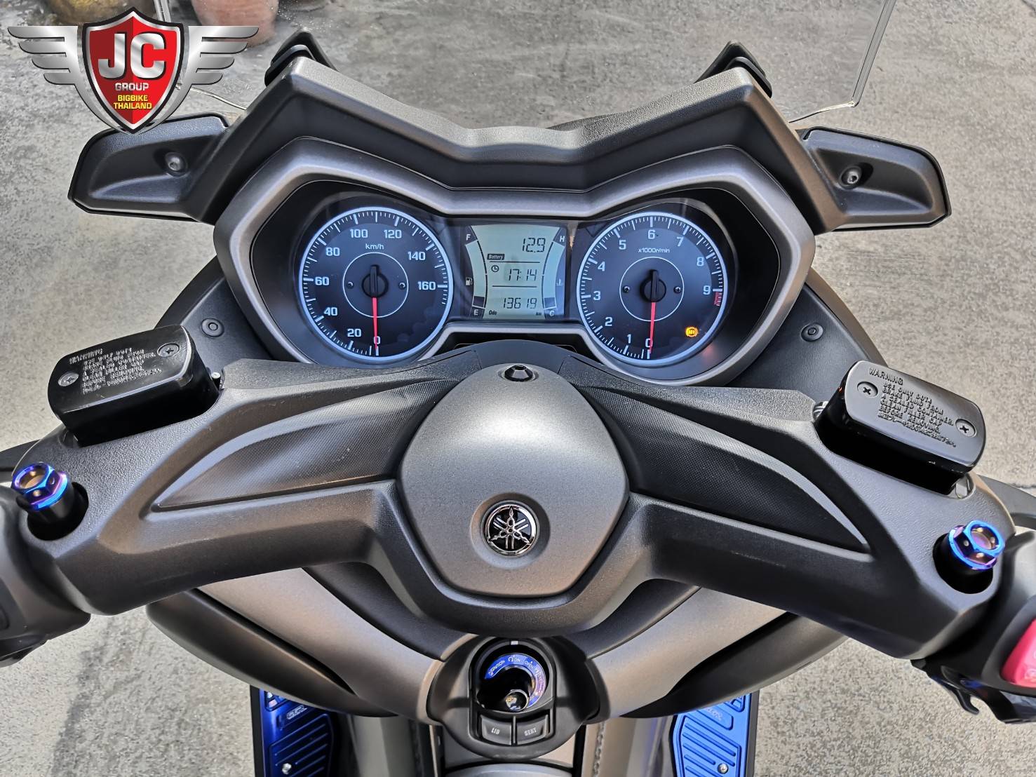 🧚นางฟ้าขาวๆอวบๆ✨Xmax300 (abs) ไมล์แท้ 13,xxx โล