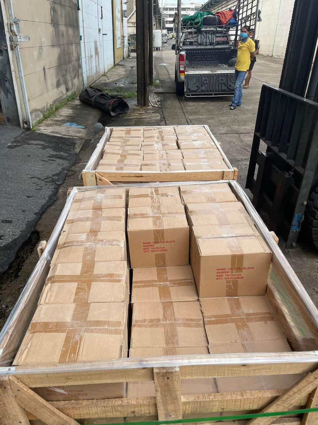 หินปูสระว่ายน้ำ Clystal black