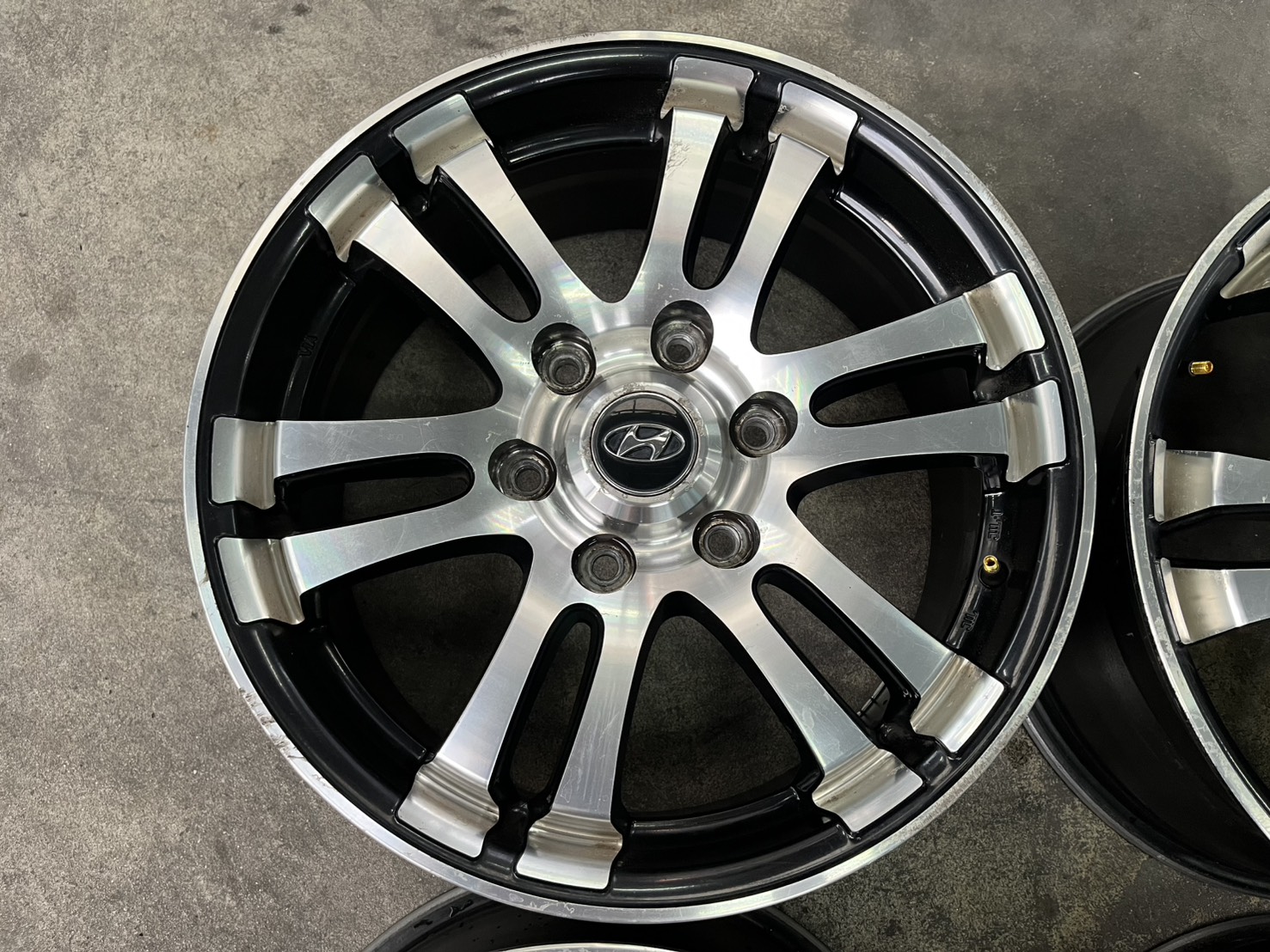 ✨ล้อแม็กตรงรุ่น✨Hyundai ขอบ 18 ดำหน้าเงา