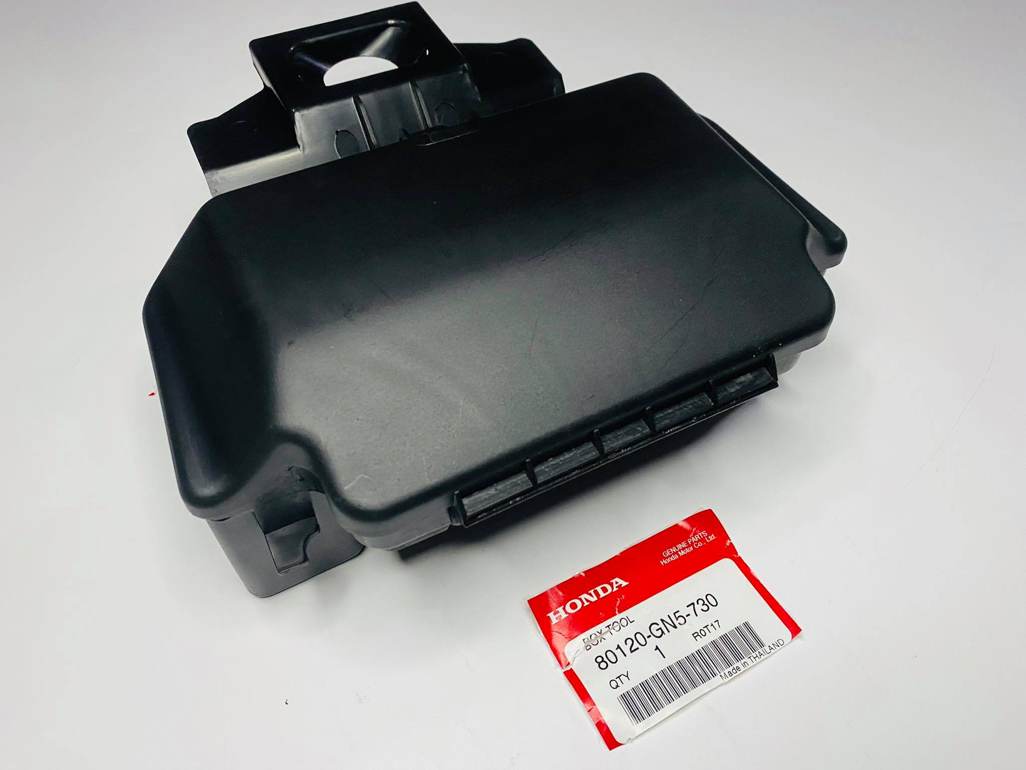 กล่องเก็บเครื่องมือดรีมคุรุสภา ดรีมc100n แท้ศูนย์