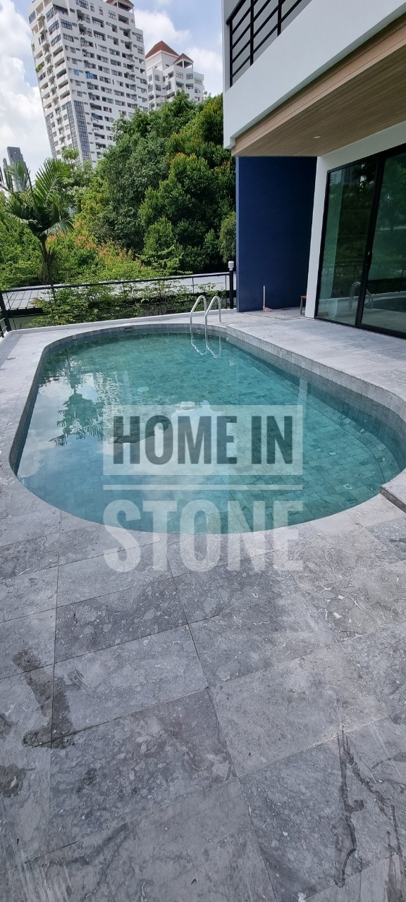 หินปูสระว่ายน้ำ white cloudy