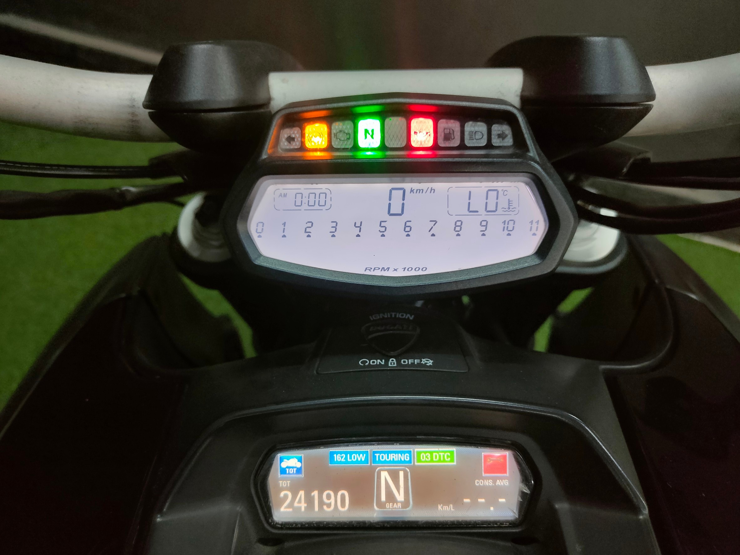 🤗 ที่สุดรถสาย Sport Cruiser....Ducati #Diavel1200 รถปี 2013 อดีตรถ"หลักล้าน"...ราคาอย่างโดนๆ