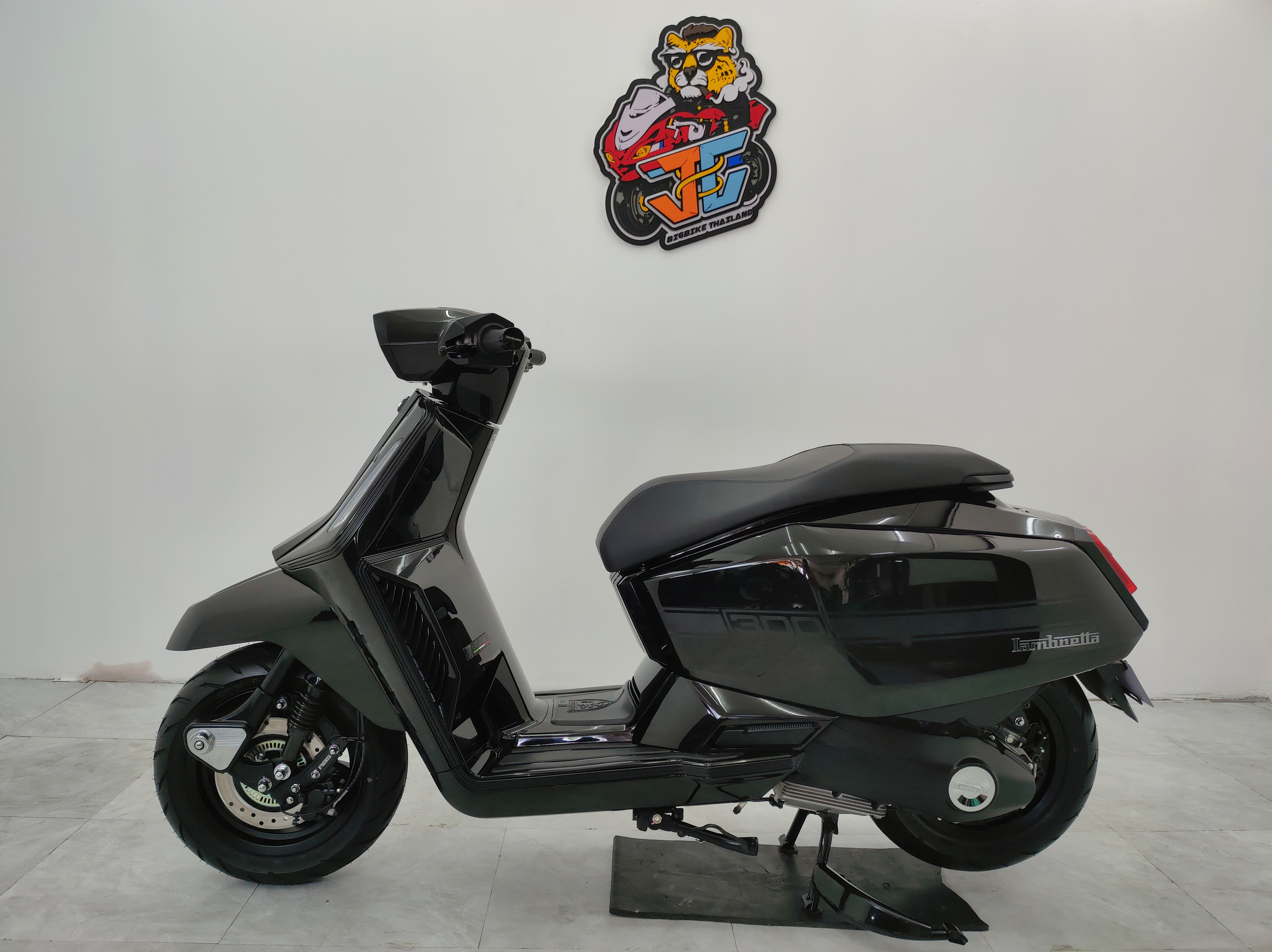😎 ใหม่ไปมั้ยเนี่ย⁉️ รถ4เดือน ผลิต2024แท้ๆ LAMBRETTA X300 ABS สภาพป้ายแดง ที่สำคัญวิ่ง 200 โล 🤗