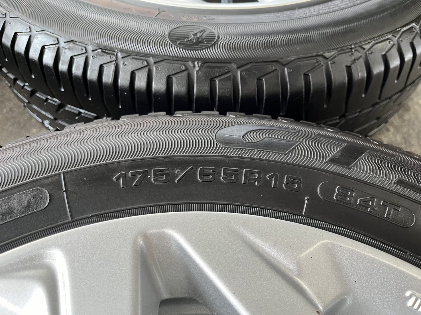 ✨ล้อแม็ก✨Honda Jazz รองท็อป ขอบ 15 แถมยาง 175-65-15 Goodyear ปี 19