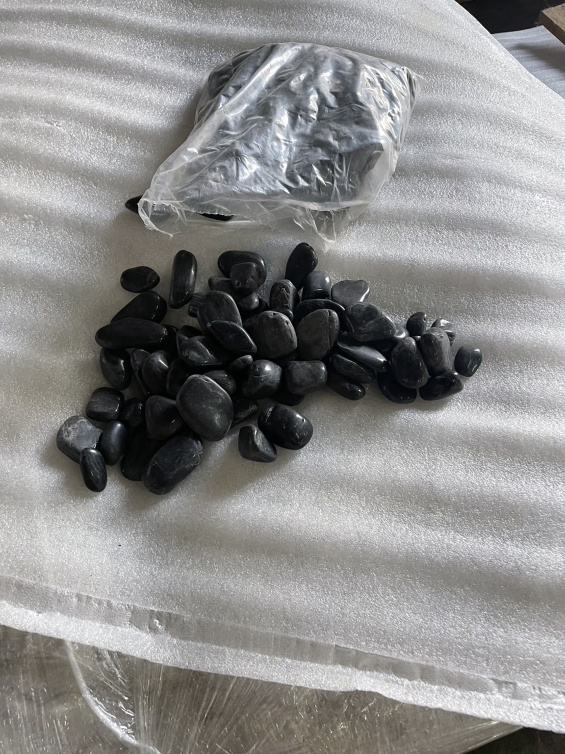 หินกรวดดำเงาบาหลี