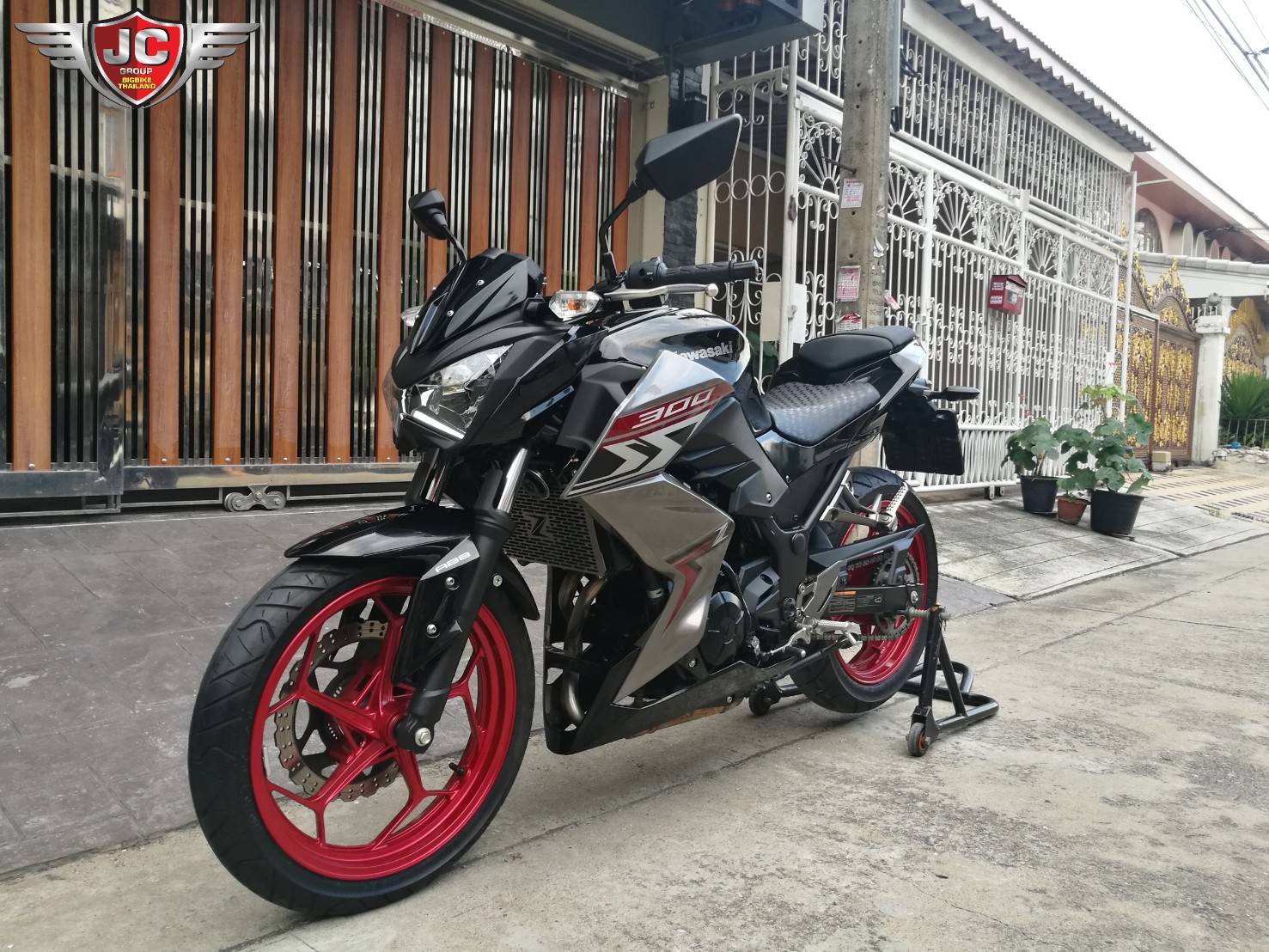 (นางฟ้าชัดๆ) สวยจัด เครื่องฟิตเปรี๊ยะ Z300abs ใช้งานน้อยไมล์แท้ 8พันโล