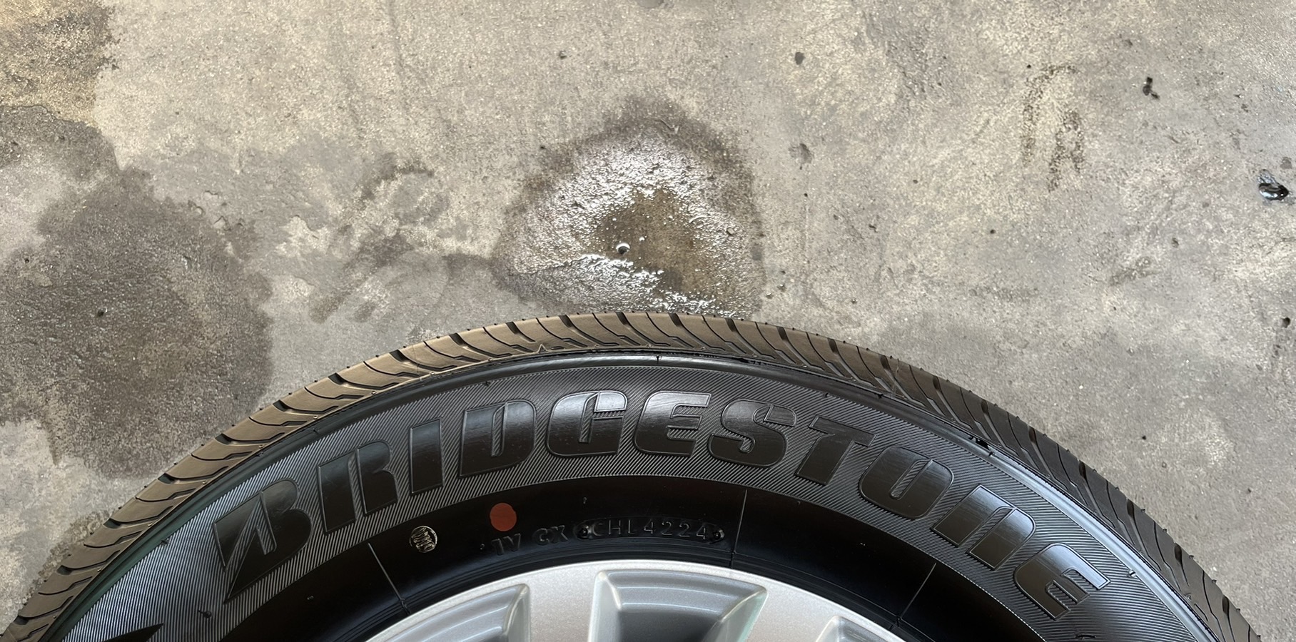 ✨ยางใหม่ป้ายแดง✨215-70-16 Bridgestone🚘ใส่กับ รถตู้ ,รถกระบะตัวเตี้ย ได้ทุกรุ่น