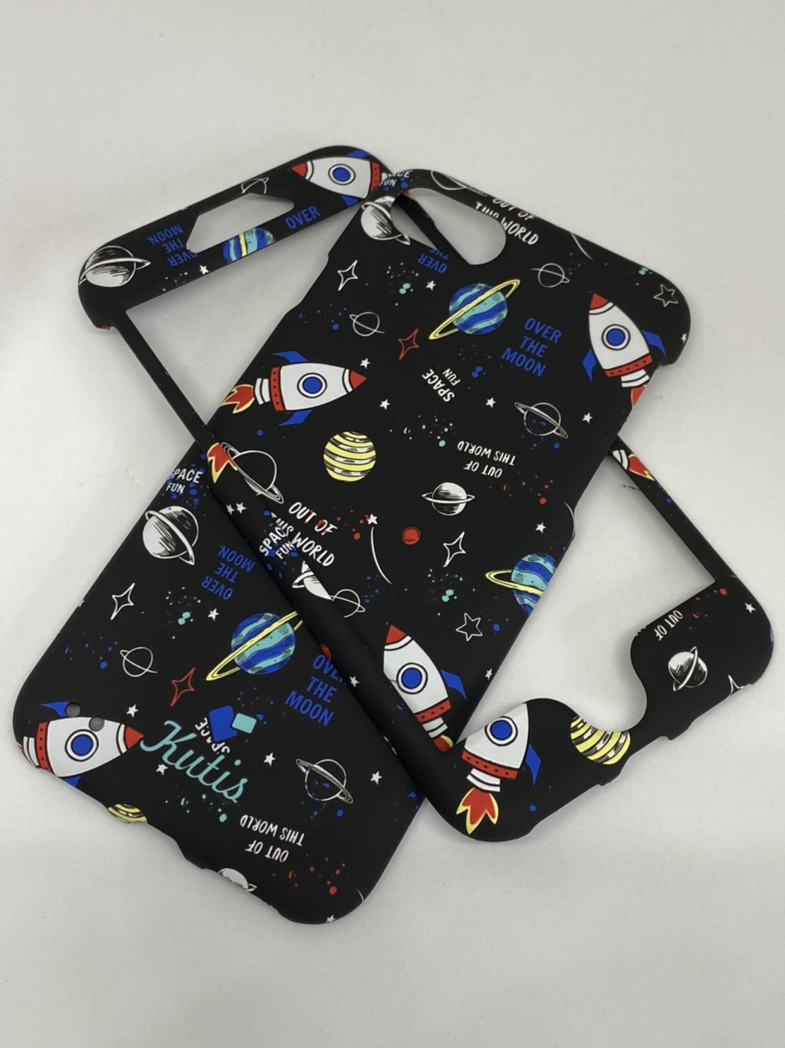 เคสคูทิส(Kutis)เคสไอโฟน7,8(ลายจรวดอวกาศ)มาใหม่ เคสประกบหน้า-หลัง เคสเรืองแสง เคสลายวินเทจ ร้านSuperhero Klongthom