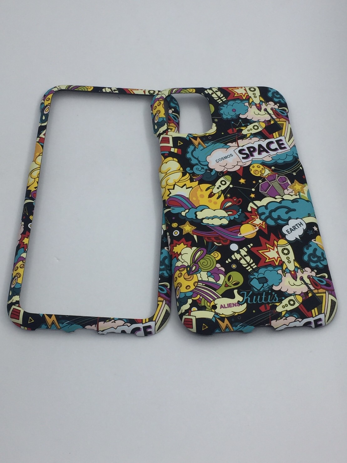 เคสคูทิส(Kutis)เคสไอโฟน11G(ลายSpace)มาใหม่ เคสประกบหน้า-หลัง เคสเรืองแสง เคสลายวินเทจ ร้านSuperhero Klongthom