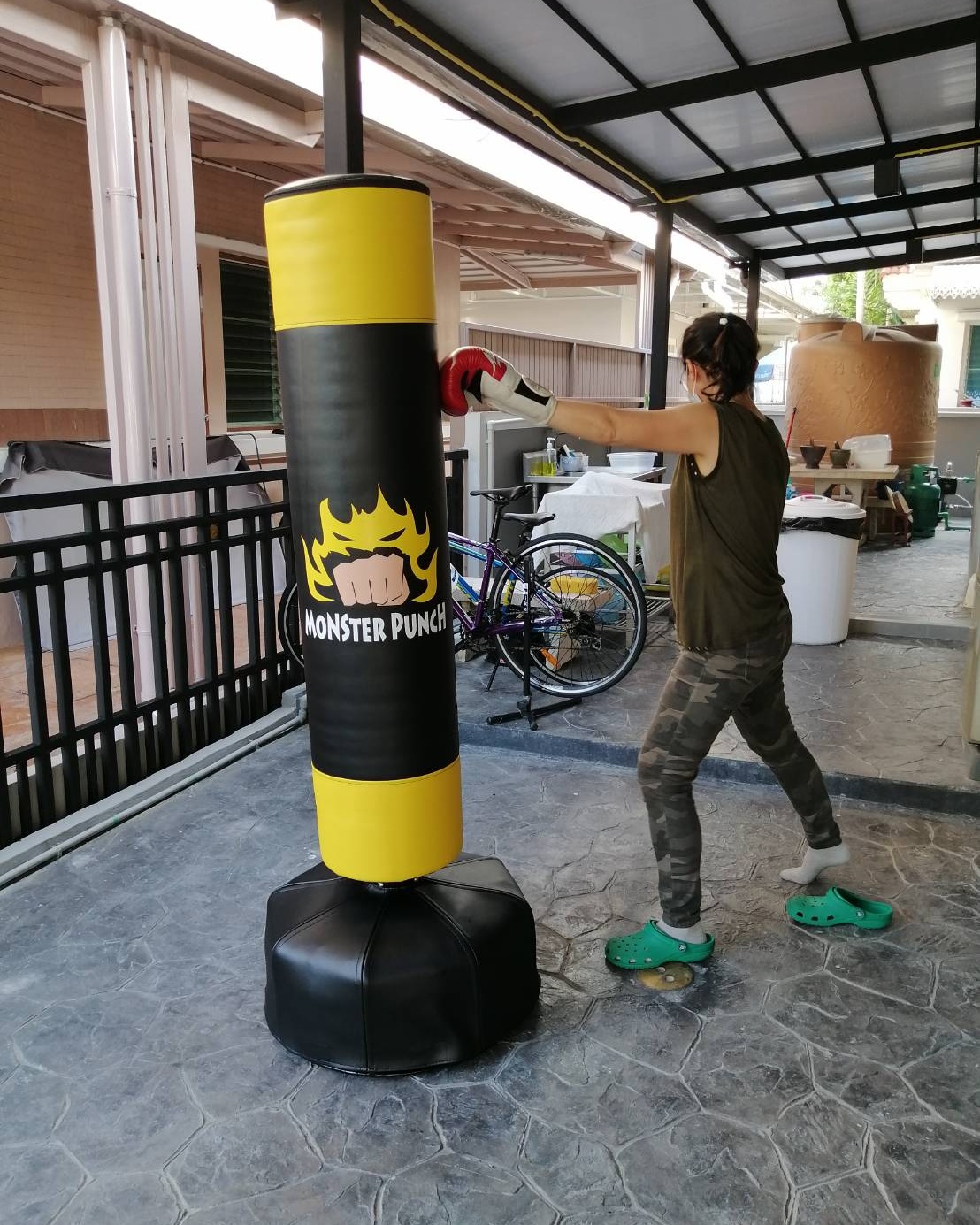 กระสอบทรายตั้งพื้น Monster Punch รุ่นไฮบริจ สีเหลือง