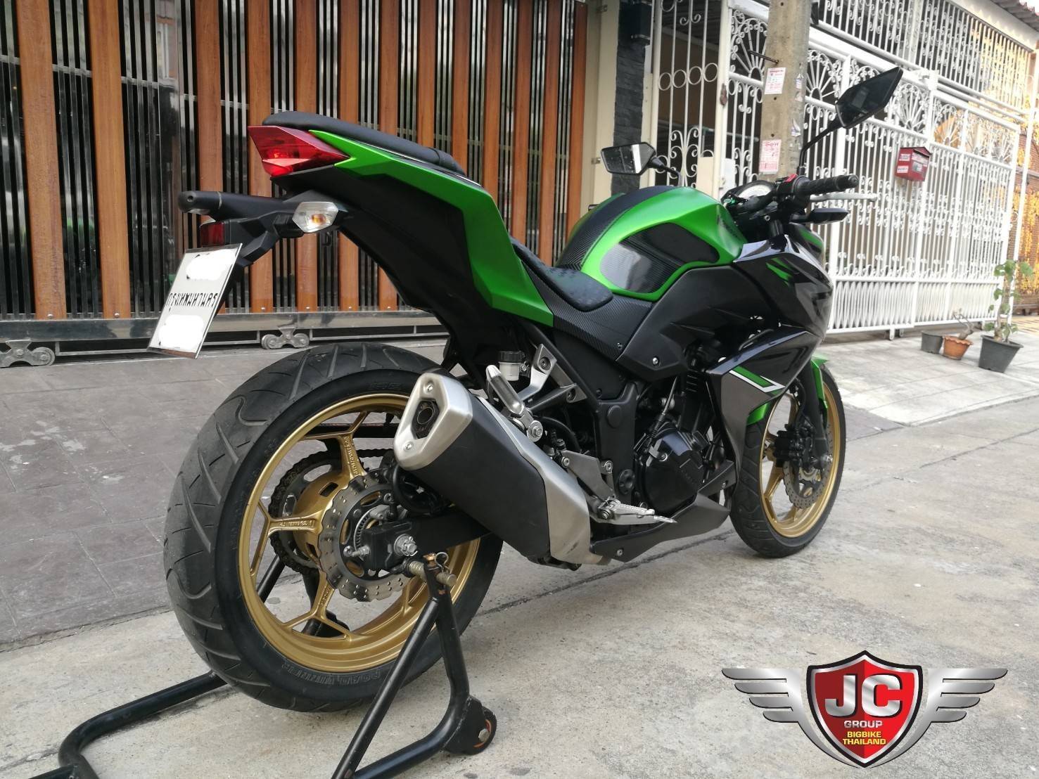 ดาวน์500 ออกรถได้เลย! Z300 รถบ้านแท้มือเดียว ประวัติดีไม่มีล้ม วิ่งน้อยหมื่นกว่าโลแท้