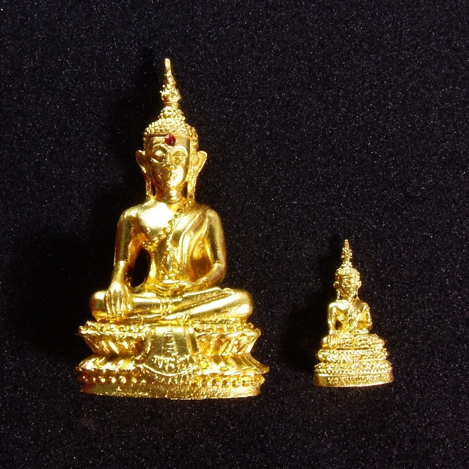 หลวงพ่อพระใส รุ่นแผ่บารมี ชุด 2 องค์