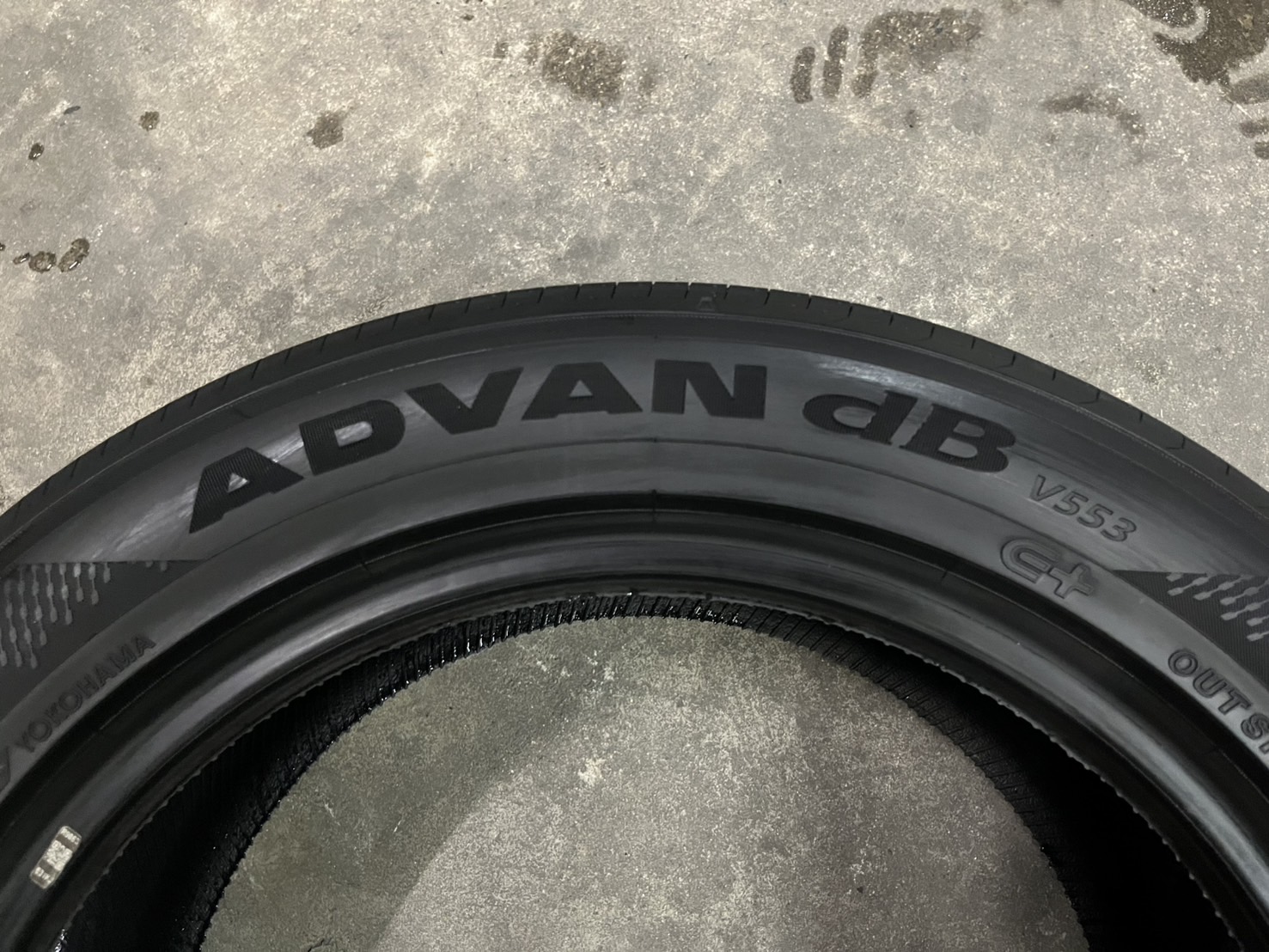 💥ปี 25💥✨ยางป้ายแดง✨235-50-18 Yokohama (Made in JAPAN 🇯🇵)💖สวยกริ๊บ💖