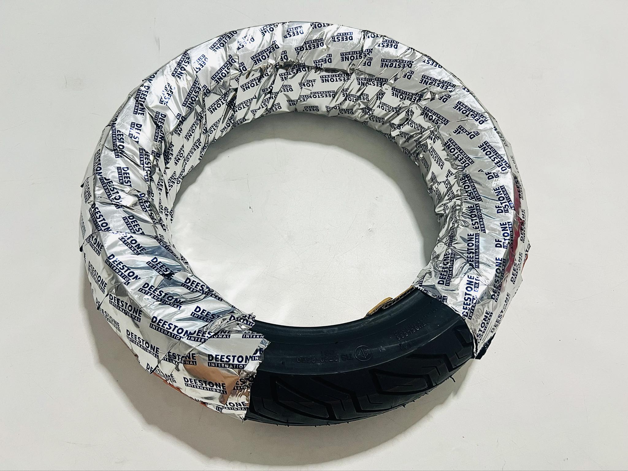 ยางนอกเวสป้า 120/70/12 D825 C