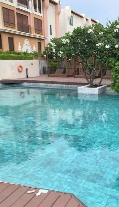 หินปูสระว่ายน้ำ Crystal black sanded โครงการ Palayana Hua Hin Cha-am