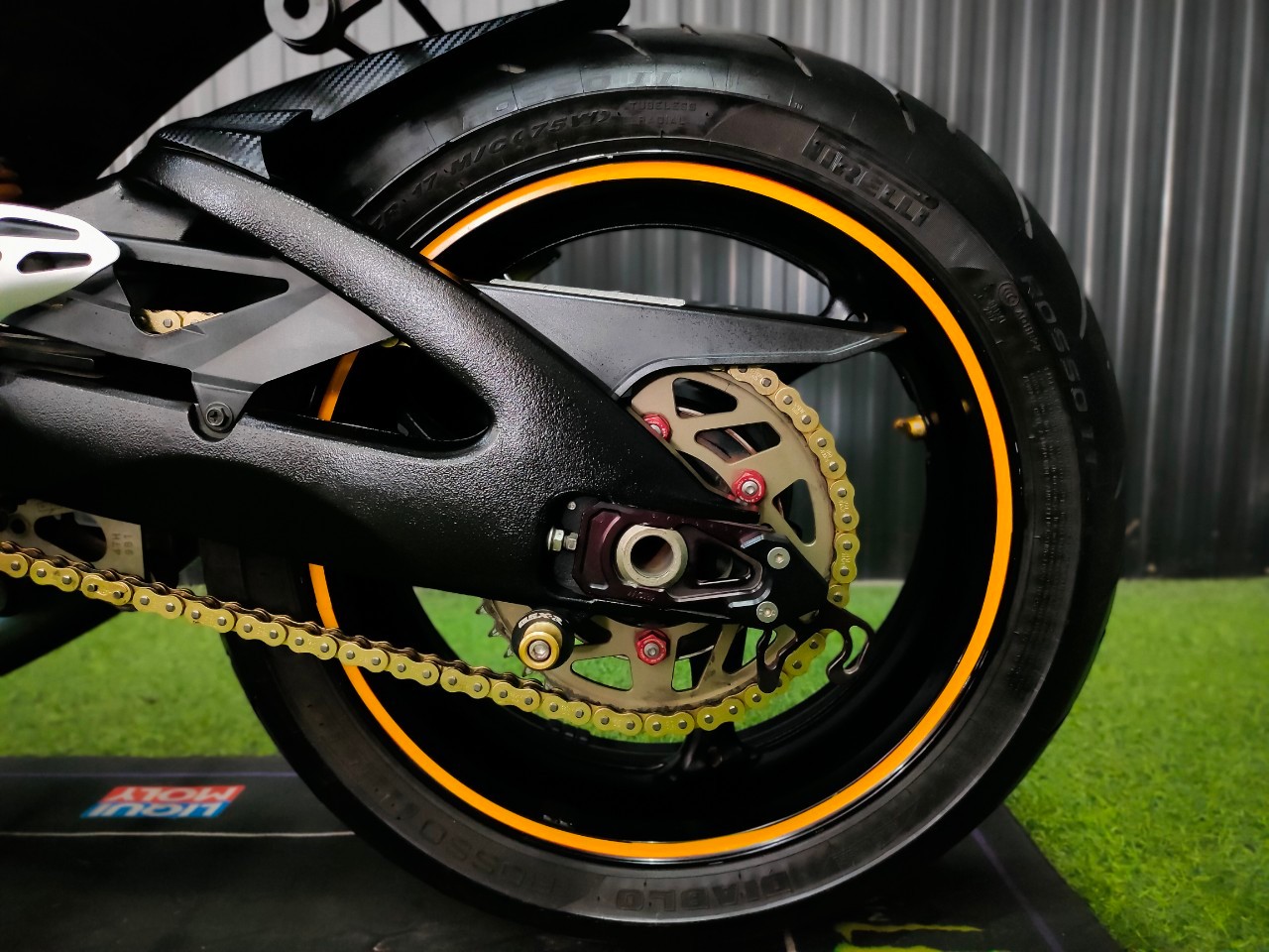 🐬 ได้เวลาโลมาโชว์ตัว #GSX-R1000 สเปค 🇺🇸 จดทะเบียน ธ.ค. ปี 2014 แต่งเต็มพร้อมบิน...ขี่อย่างมันส์‼️