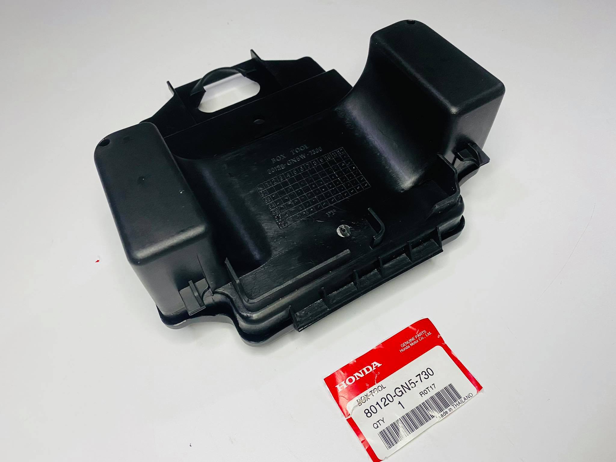 กล่องเก็บเครื่องมือดรีมคุรุสภา ดรีมc100n แท้ศูนย์