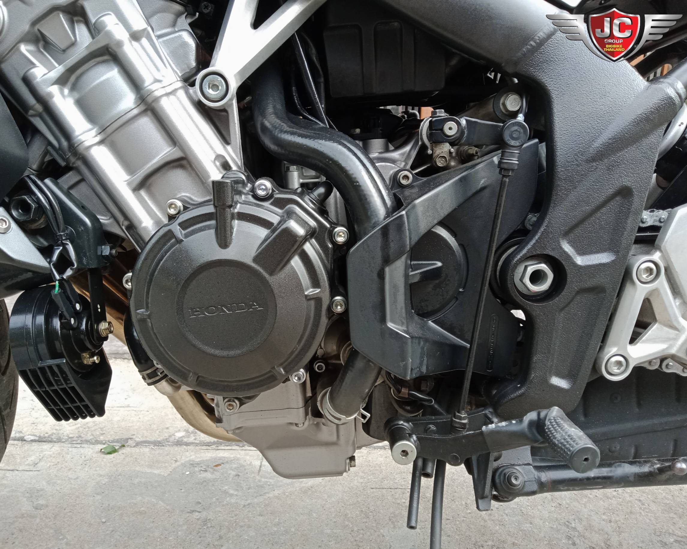 รถบ้านแท้นะจ๊ะ ออกรถ 8,000 จบทุกขั้นตอน(!) รวมค่าจัดไฟแนนซ์แล้ว ผ่อน 5,620*48 หรือ 4,905*60