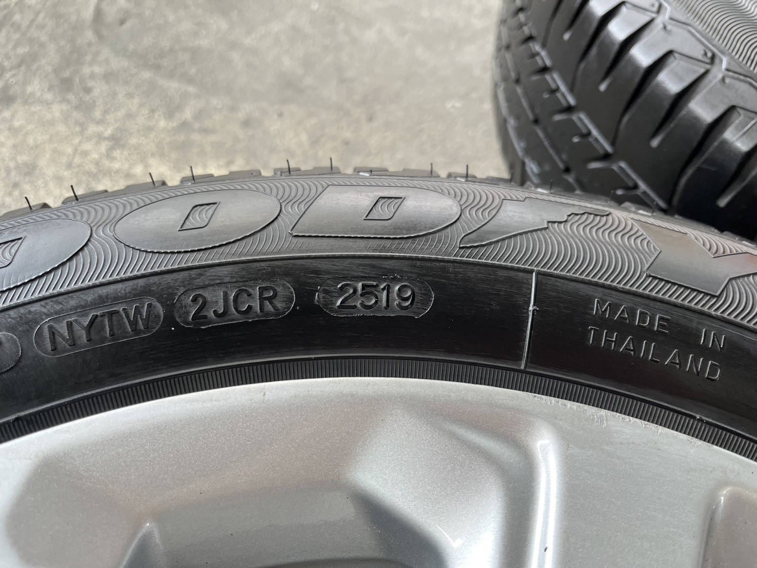 ✨ล้อแม็ก✨Honda Jazz รองท็อป ขอบ 15 แถมยาง 175-65-15 Goodyear ปี 19