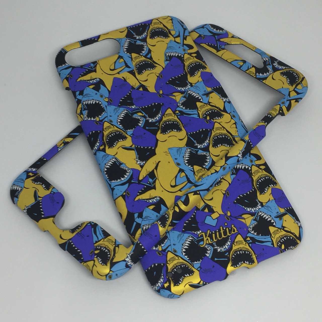 เคสคูทิส(Kutis)ไอโฟน7พลัส,8พลัส(ลายฉลามฟ้า-ม่วง)มาใหม่ เคสประกบหน้า-หลัง เคสเรืองแสง เคสลายวินเทจ