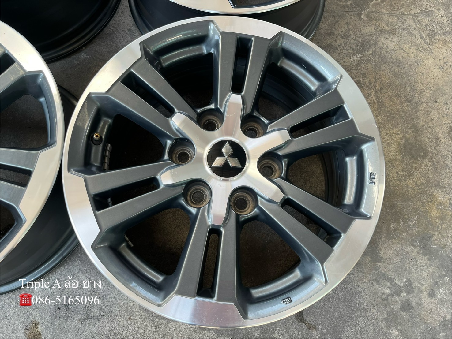 ✨ล้อแม็ก 6รู139✨Mitsu Triton Plus ขอบ 17 เทาหน้าเงา