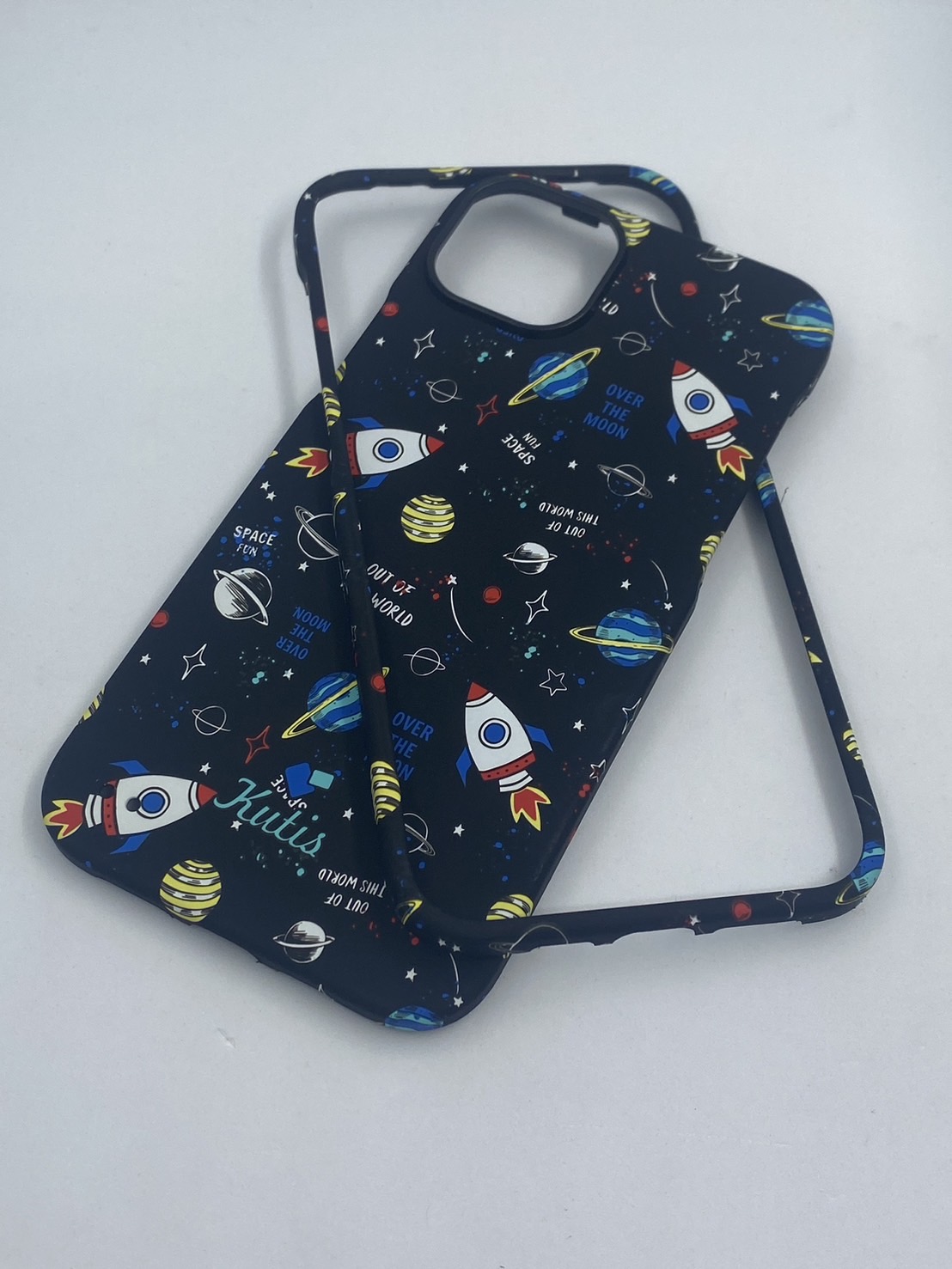 เคสคูทิส(Kutis)เคสไอโฟน14พลัส(ลายอวกาศNEW)มาใหม่ เคสประกบหน้า-หลัง เคสเรืองแสง เคสลายวินเทจ ร้านSuperhero Klongthom